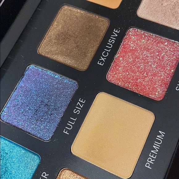 Hello charmer eyeshadow palette - Picture 2 of 2